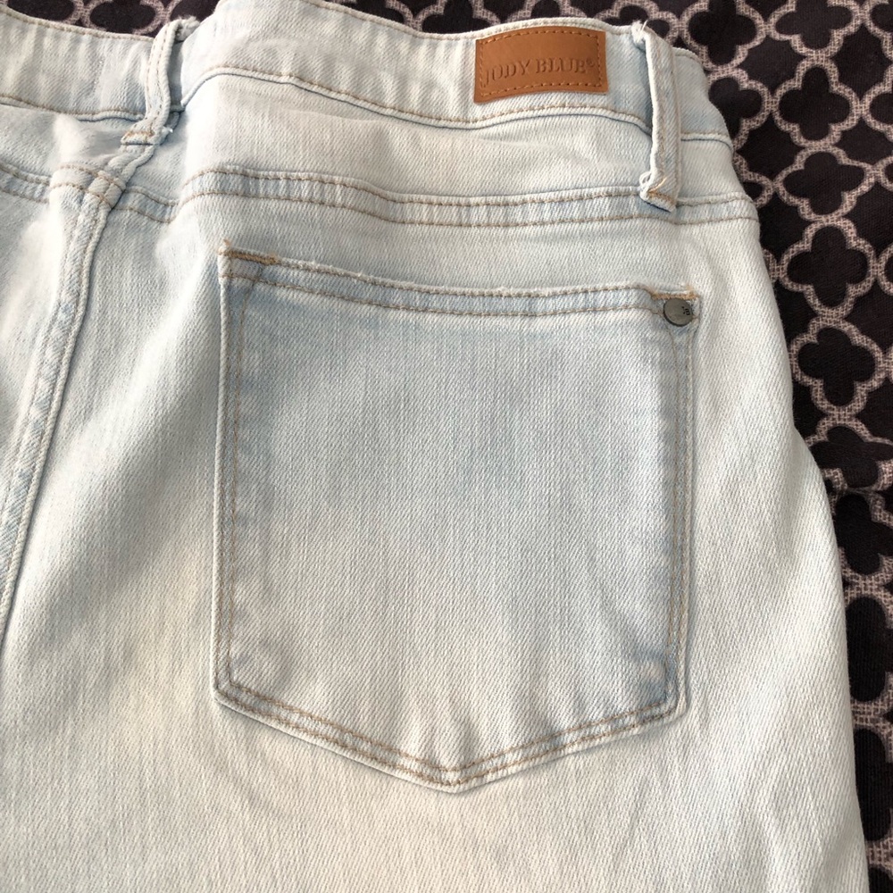 Judy Blue Light Wash Skinny Fit Capri Jeans Size 15/32 High Rise JB88240 H28 - Picture 4 of 6